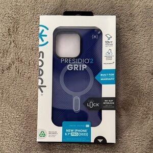 NWT - Speck Presidio2 Grip iPhone 15 Pro Max Case